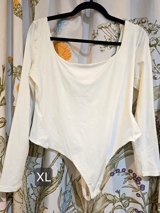 HALARA Tops - Halara Long Sleeve Body Suit